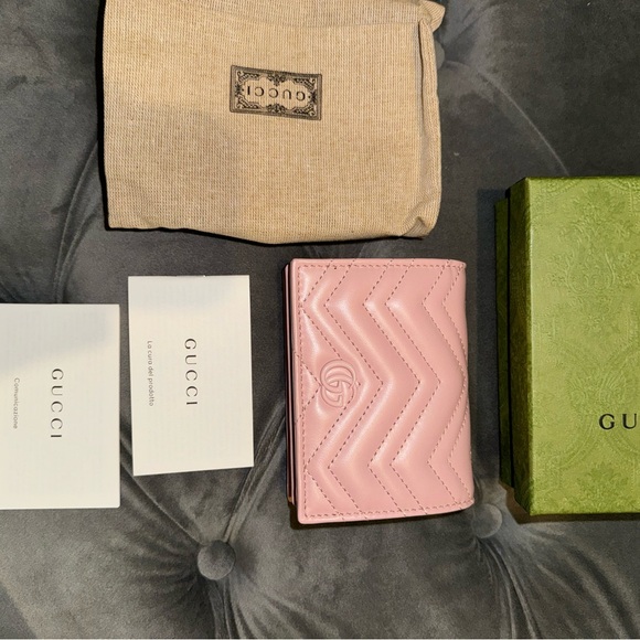 NWT Limited edition light pink
GG MARMONT MATELASSÉ CARD CASE WALLET - Picture 10 of 10